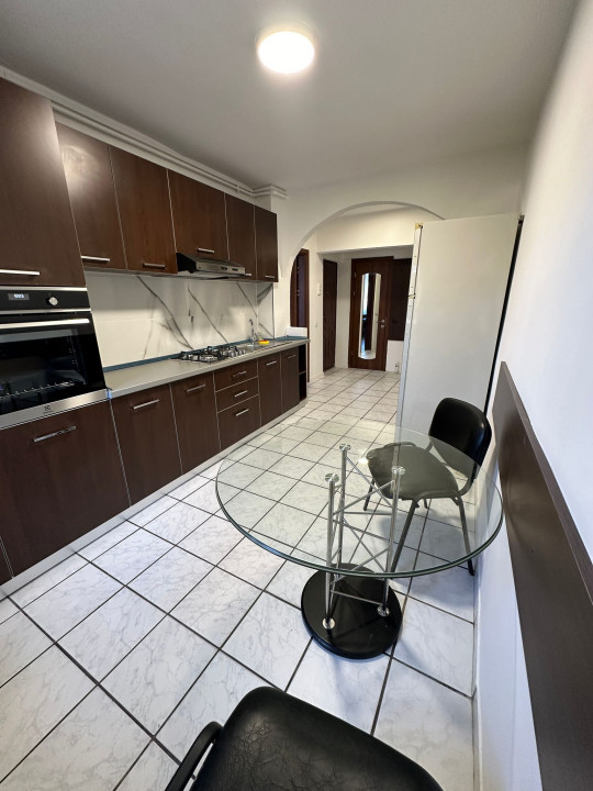 APARTAMENT 2 CAMERE DE INCHIRIAT ZONA CENTRALA