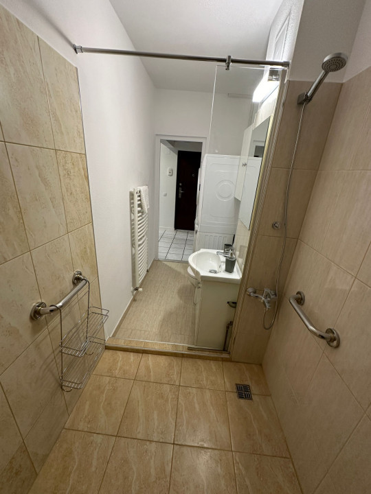 APARTAMENT 2 CAMERE DE INCHIRIAT ZONA CENTRALA