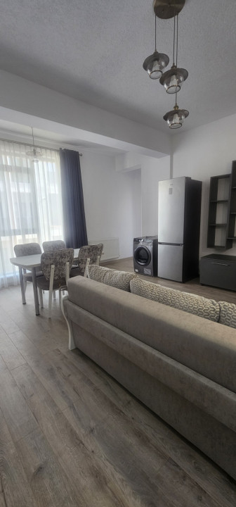 Apartament 3 camere de închiriat, S.U. 77,4 mp, loc de parcare