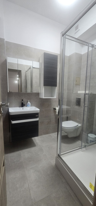 Apartament 3 camere de închiriat, S.U. 77,4 mp, loc de parcare