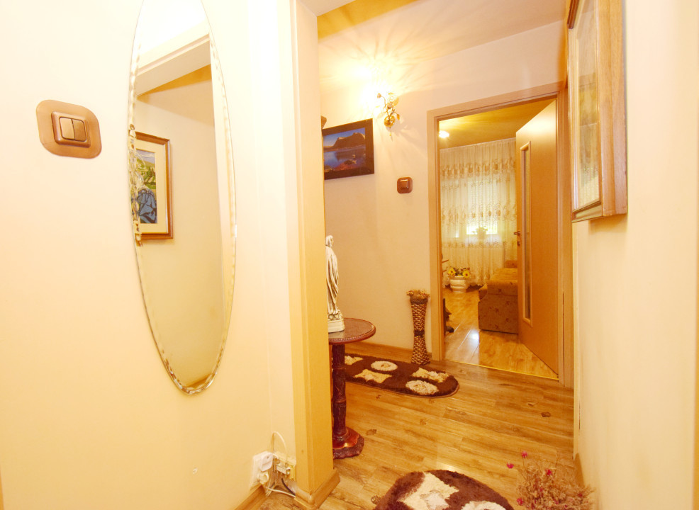 Apartament 4 camere decomandat, parter, renovat, centrala, Brada lui Novac