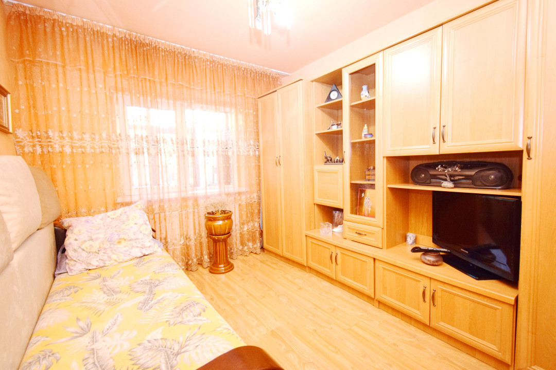 Apartament 4 camere decomandat, parter, renovat, centrala, Brada lui Novac