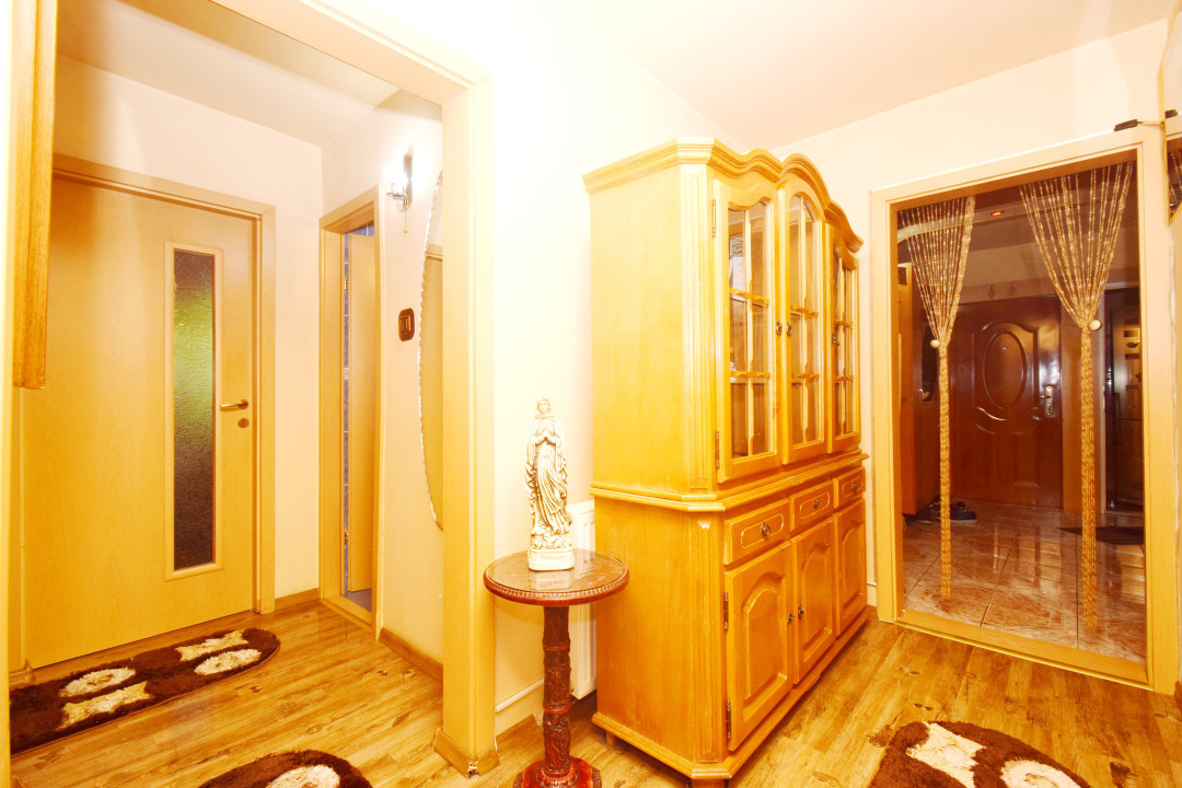 Apartament 4 camere decomandat, parter, renovat, centrala, Brada lui Novac