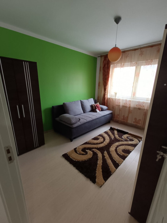 APARTAMENT DE INCHIRIAT CU 3 CAMERE