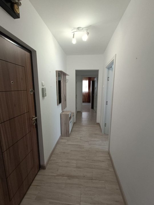 APARTAMENT DE INCHIRIAT CU 3 CAMERE