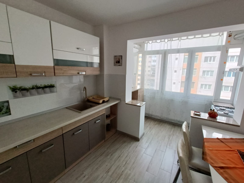 APARTAMENT DE INCHIRIAT CU 3 CAMERE