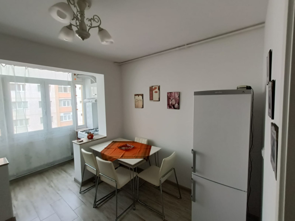 APARTAMENT DE INCHIRIAT CU 3 CAMERE