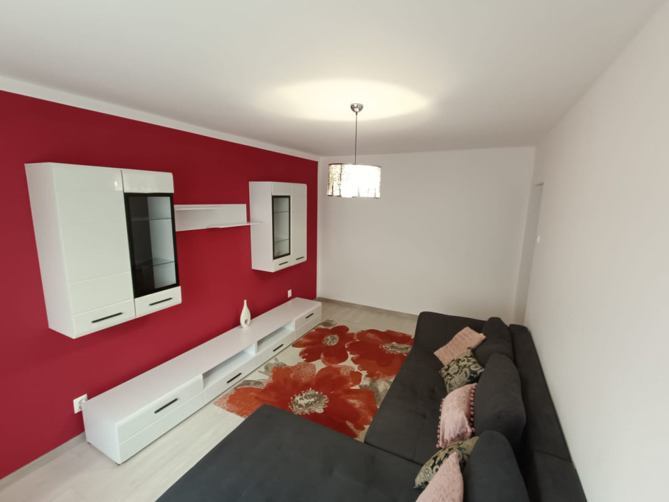 APARTAMENT DE INCHIRIAT CU 3 CAMERE