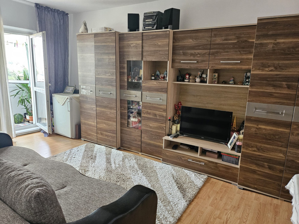 Apartament 3 camere- zona Rahova