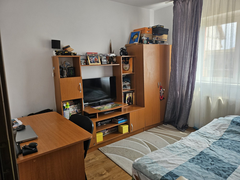 Apartament 3 camere- zona Rahova