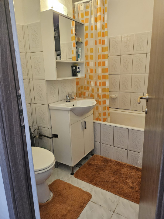 Apartament 3 camere- zona Rahova