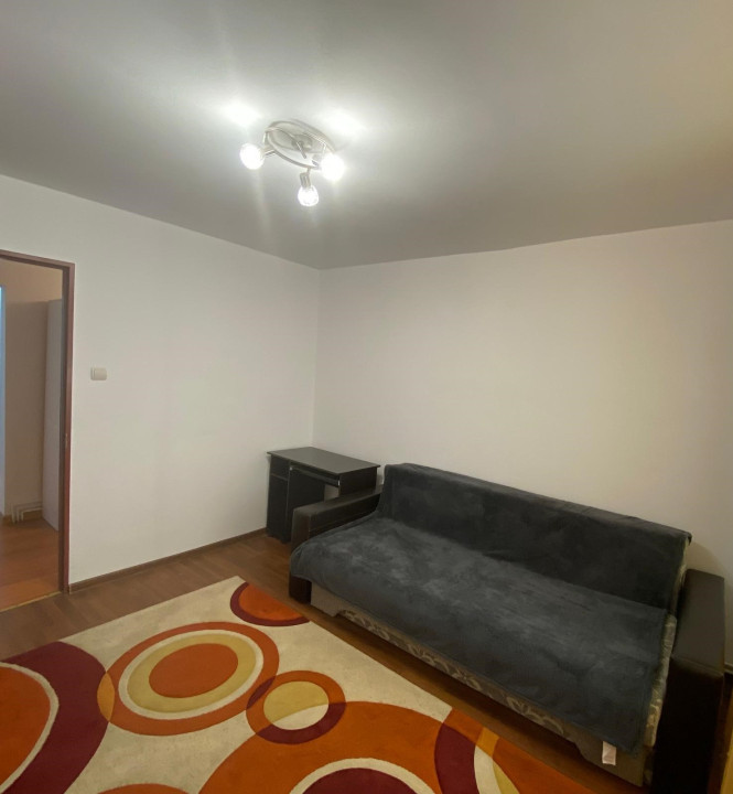 Apartament cu 2 camere, decomandat