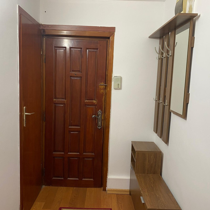 Apartament cu 2 camere, decomandat