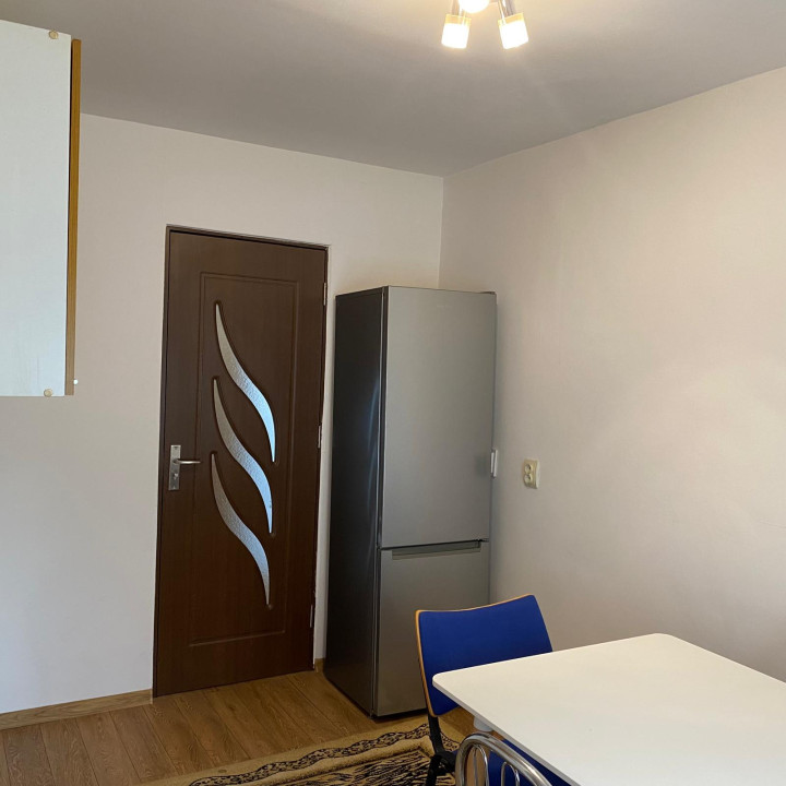 Apartament cu 2 camere, decomandat