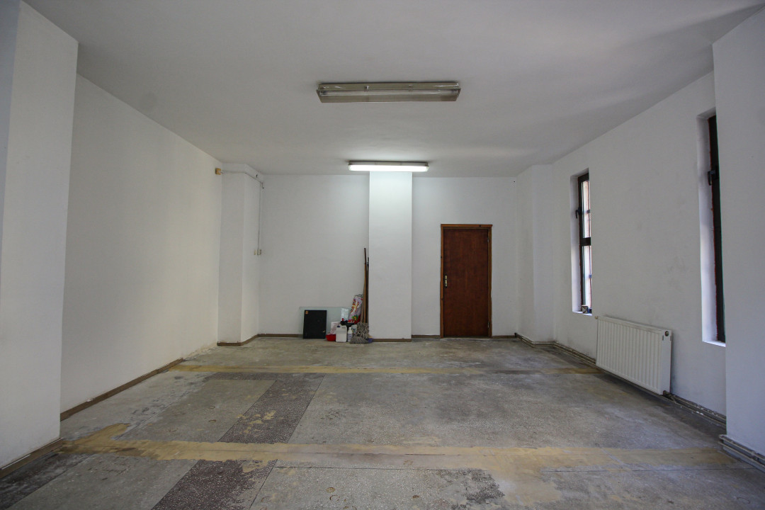 Spatiu comercial, 134 mp utili, central - Lacea