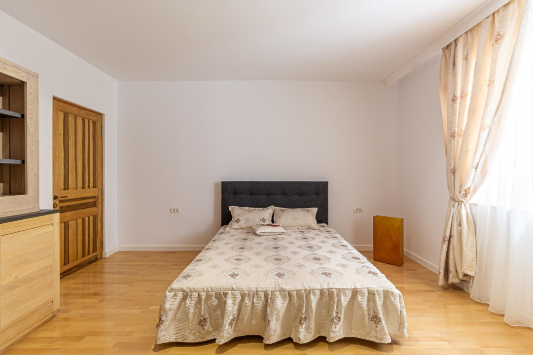 Apartament 3 camere cu gradina generoasa ,Ultracentral