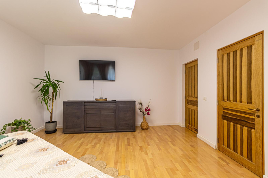 Apartament 3 camere cu gradina generoasa ,Ultracentral