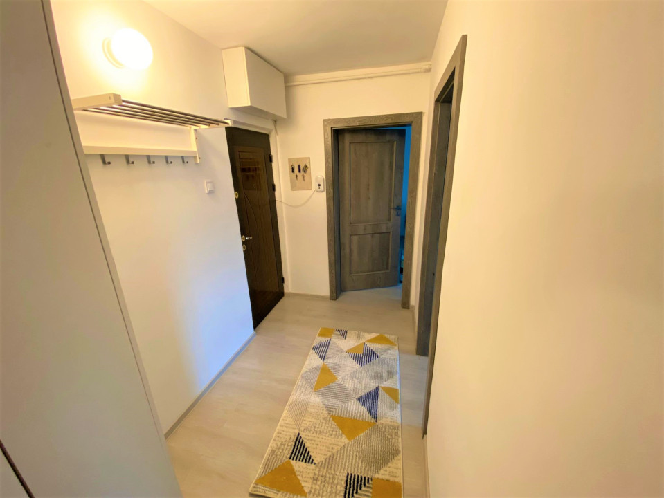 Apartament cu 2 Camere, renovat, Zona Judetean, etaj 4 din 8