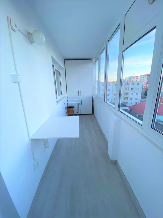 Apartament cu 2 Camere, renovat, Zona Judetean, etaj 4 din 8