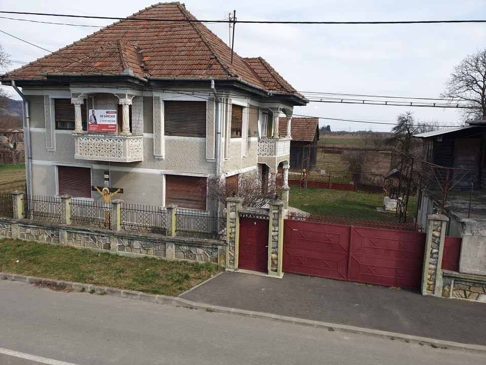 Casa la poalele muntilor Fagaras  I 4 camere I 0% Comision