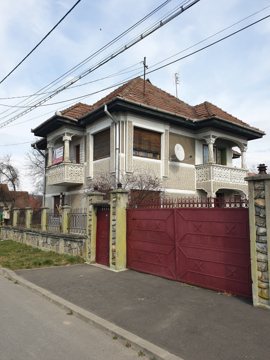 Casa la poalele muntilor Fagaras  I 4 camere I 0% Comision