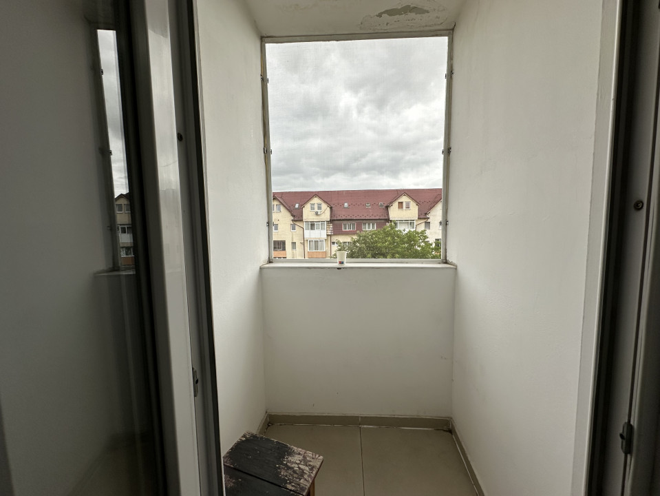 De închiriat, apartament 3 camere, pe două niveluri 