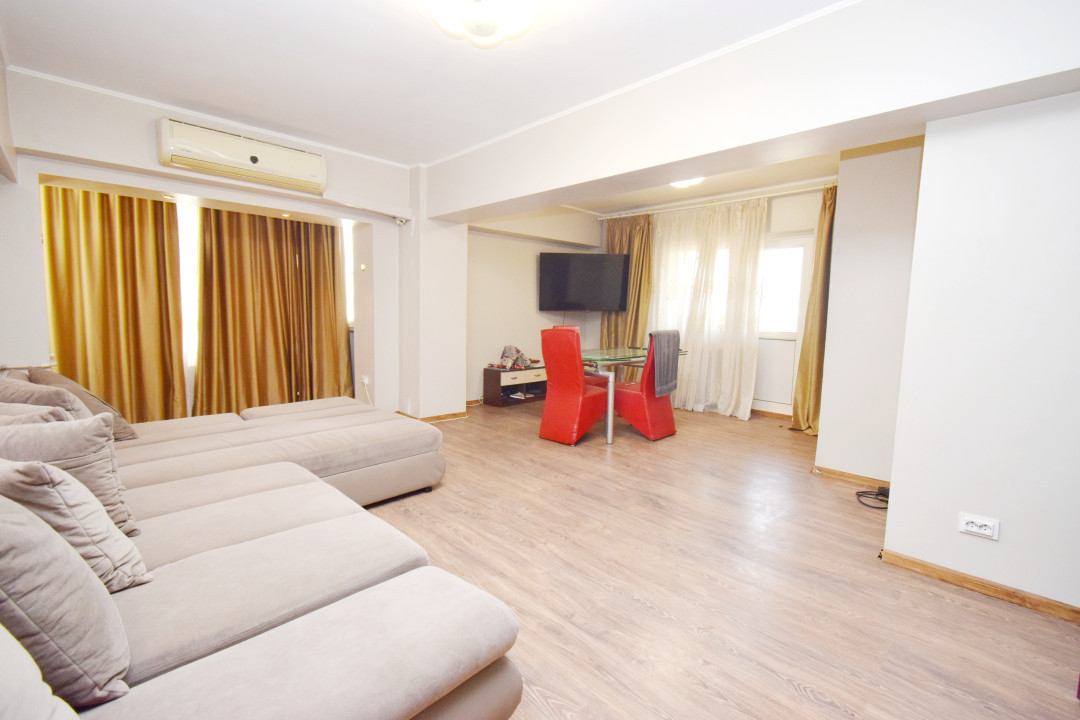 Apartament 3 camere, ultracentral Craiova, Langa Mercur