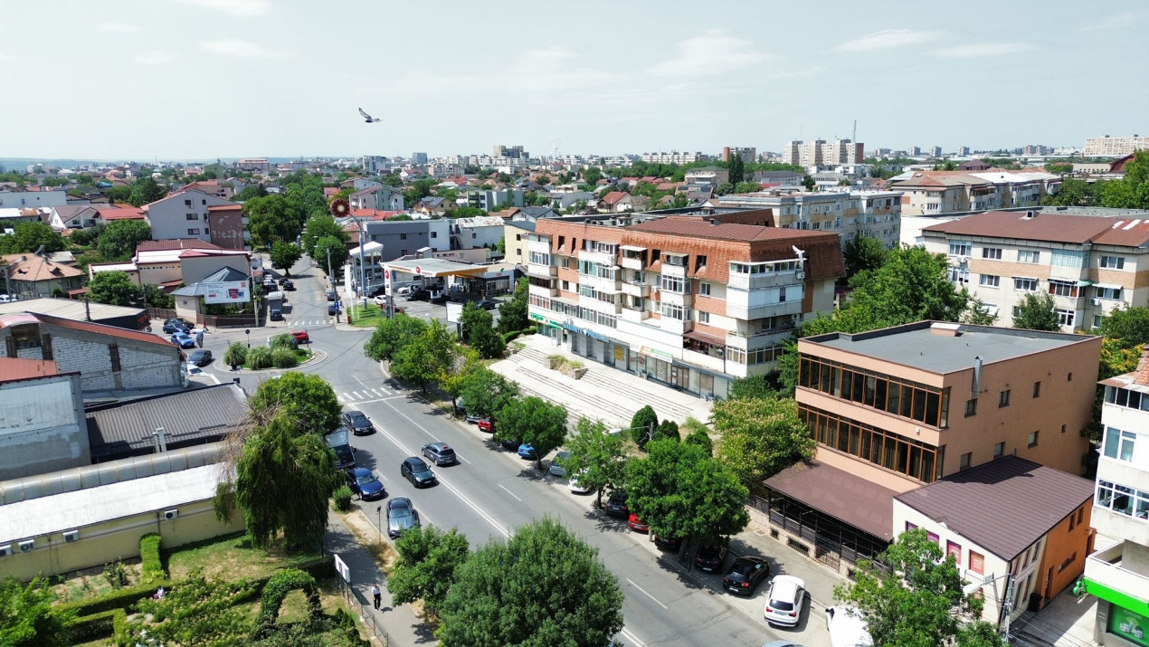 Spatiu comercial, 545 mp utili, terasa 39 mp, zona Sarari 