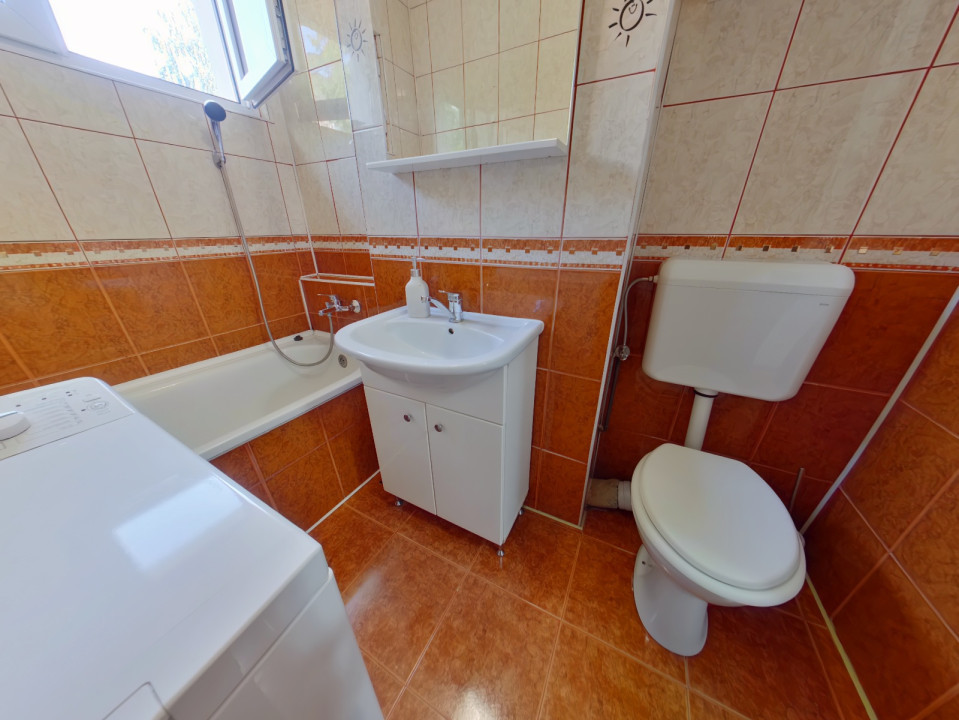 Închiriere apartament cu 2 camere, renovat si spatios- Strada Soarelui