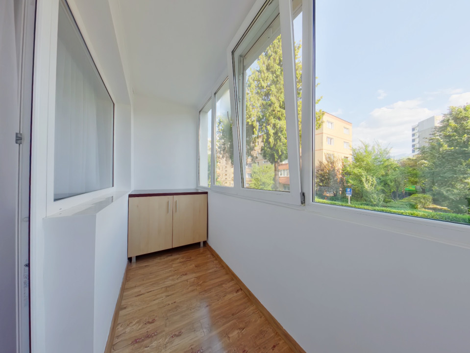 Închiriere apartament cu 2 camere, renovat si spatios- Strada Soarelui