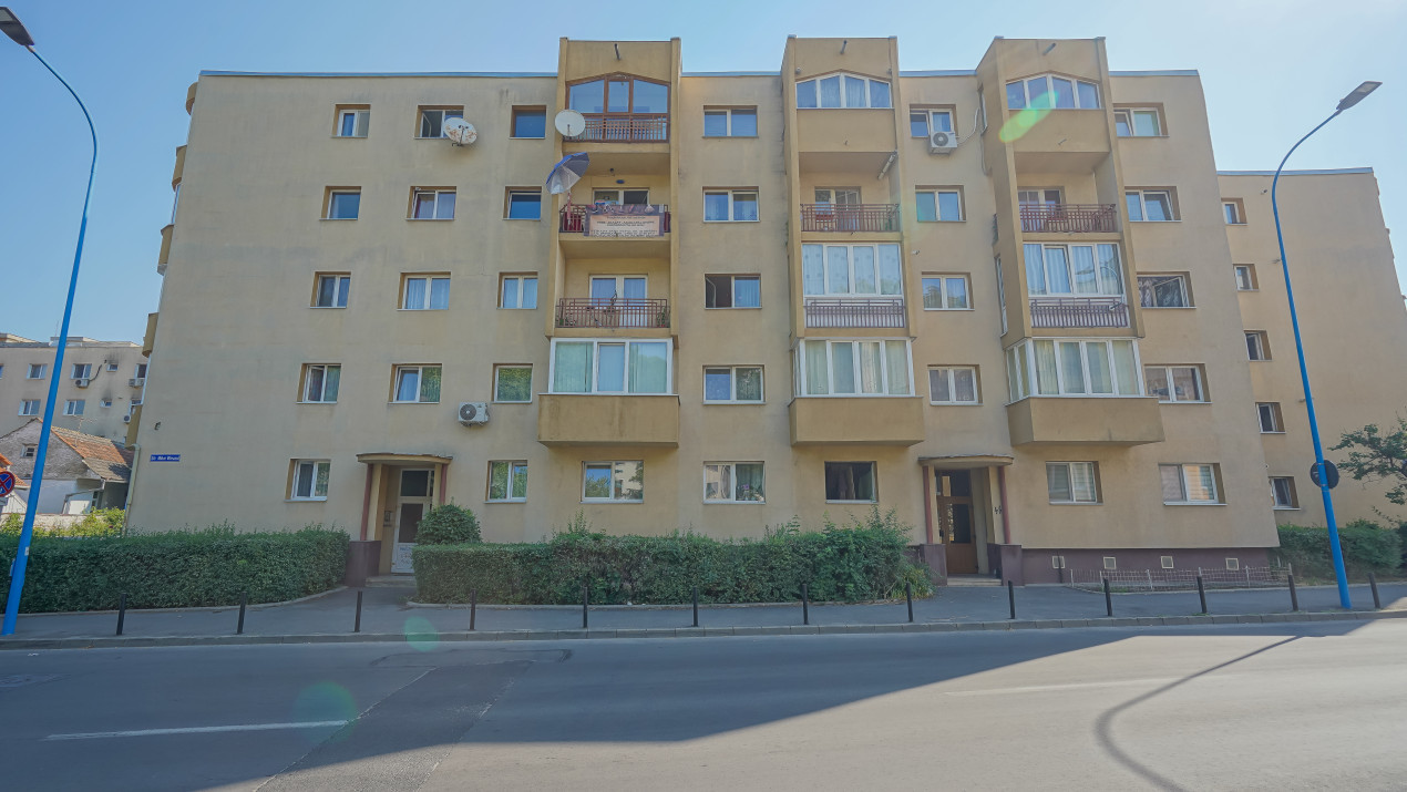 Apartament 3 camere, decomandat - Mihai Viteazul - Zona Grivitei