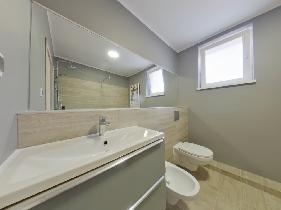 Închiriere apartament cu 2 camere, renovat si spatios- Strada Lungă