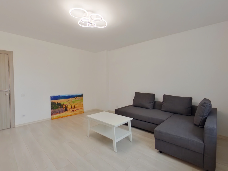 Închiriere apartament cu 2 camere, renovat si spatios- Strada Lungă