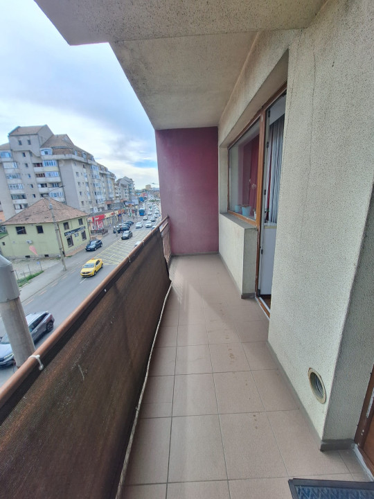 Apartament 2 camere decomandat de închiriat în Turnișor, etaj 2 