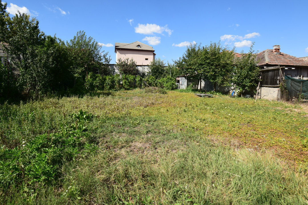 Casa parter si teren situata semicentral, str Raului, teren 1000 mp