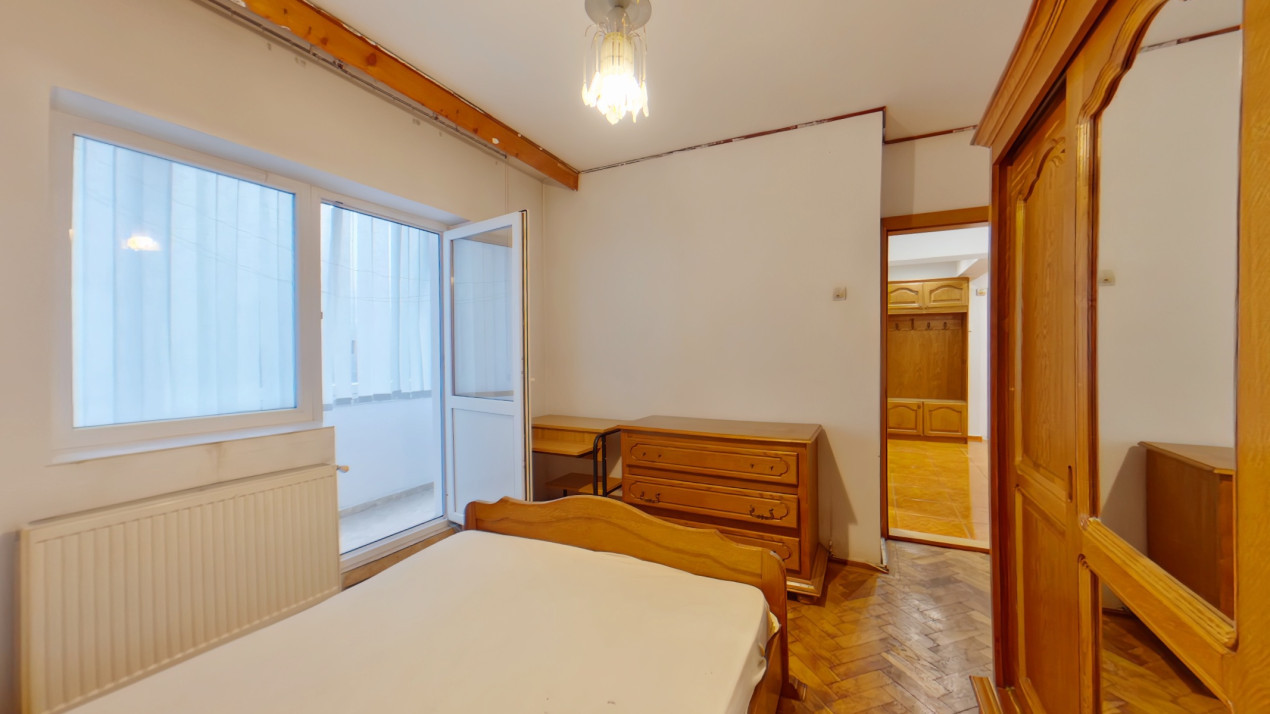 Vânzare apartament cu 2 camere, decomandat, zona Blumăna