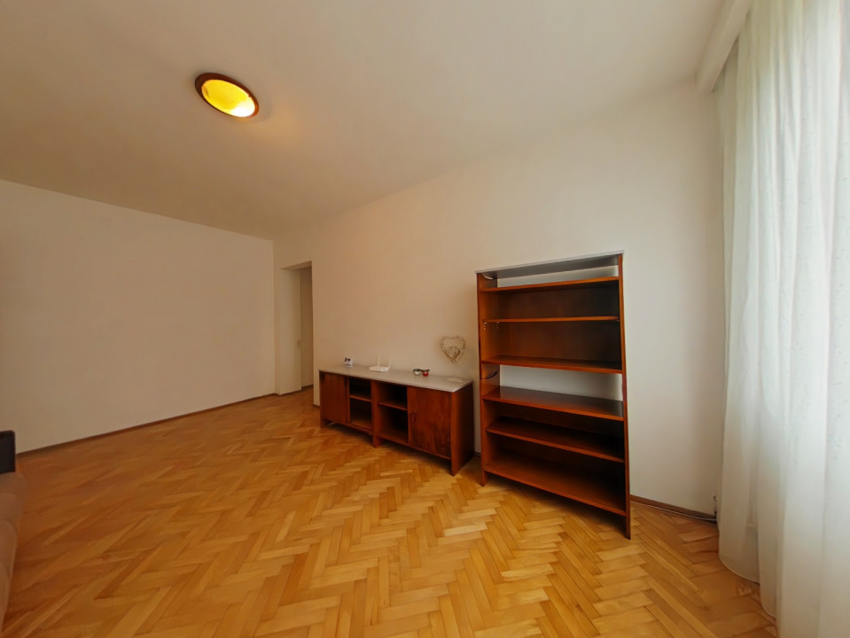 REZERVAT - Închiriere apartament cu 3 camere, mobilat și utilat pe Bld Victoriei