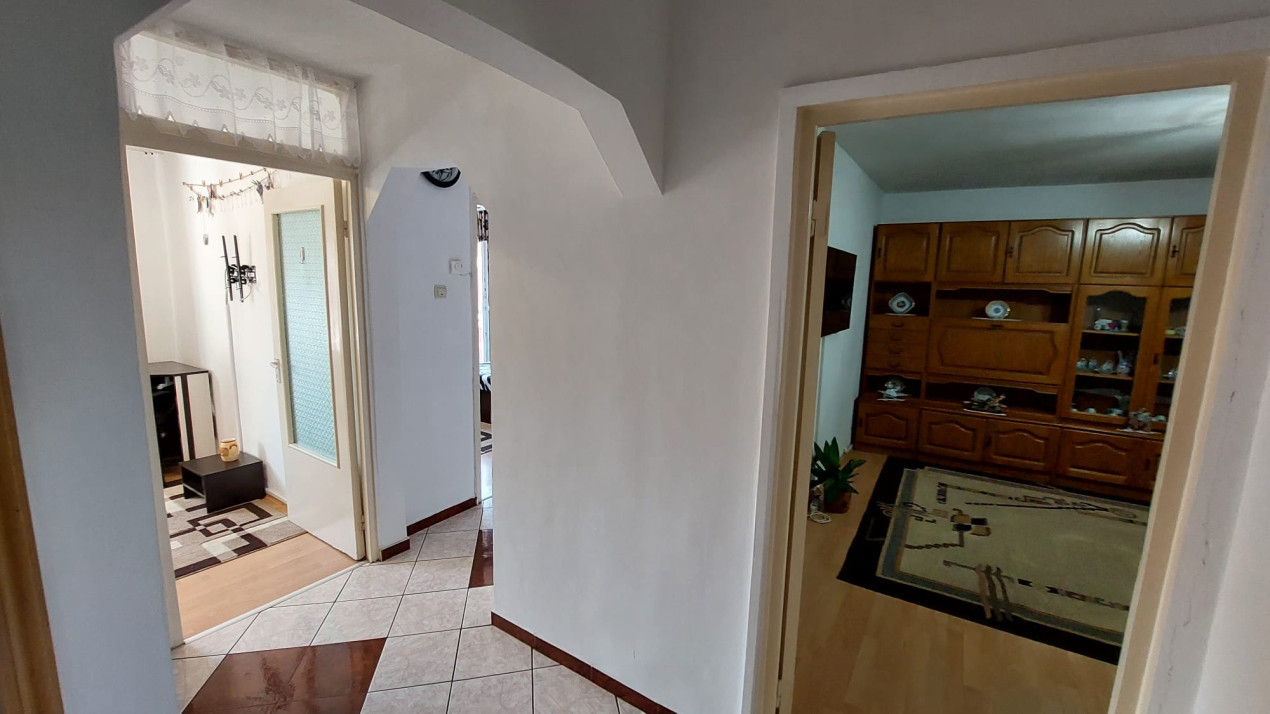 Apartament 3camere, Str.  Sanatatii k25  Etajul 4 /4