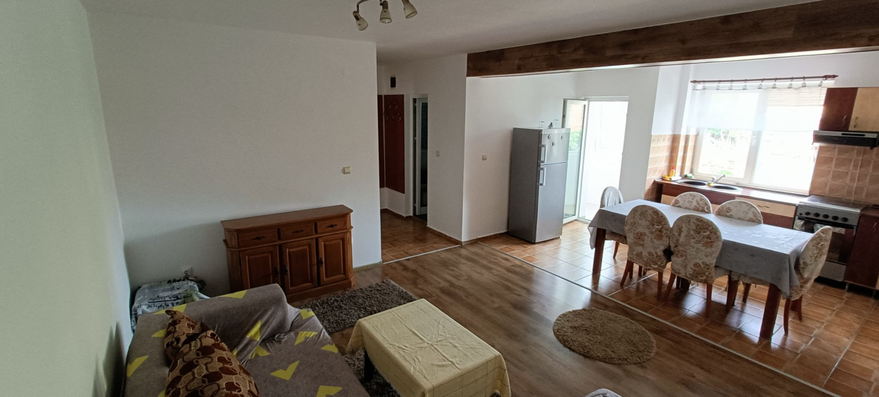 Apartament de inchiriat zona Bieltz