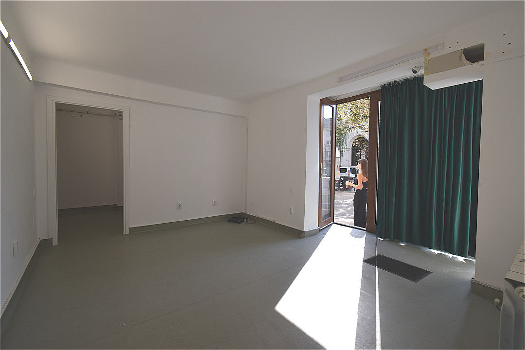 Spatiu comercial ultracentral, 3 camere str Romul, langa Primarie de inchiriat 