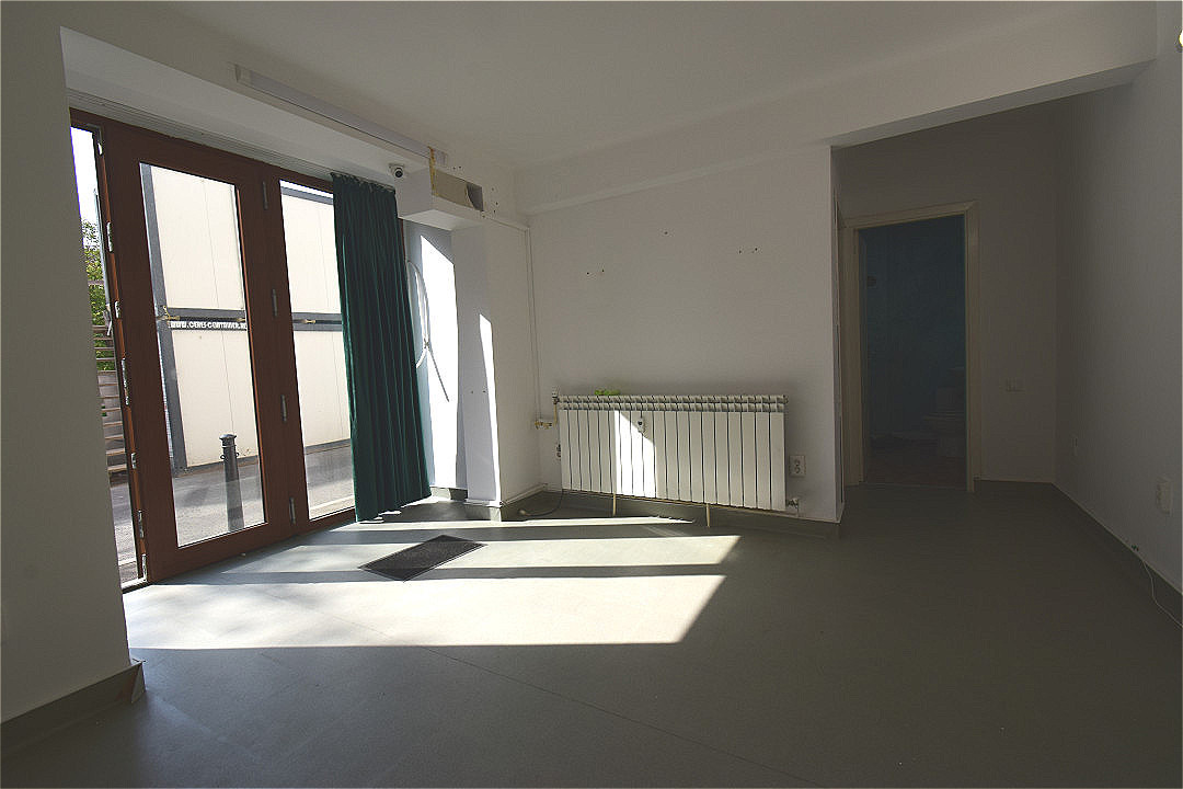 Spatiu comercial ultracentral, 3 camere str Romul, langa Primarie de inchiriat 