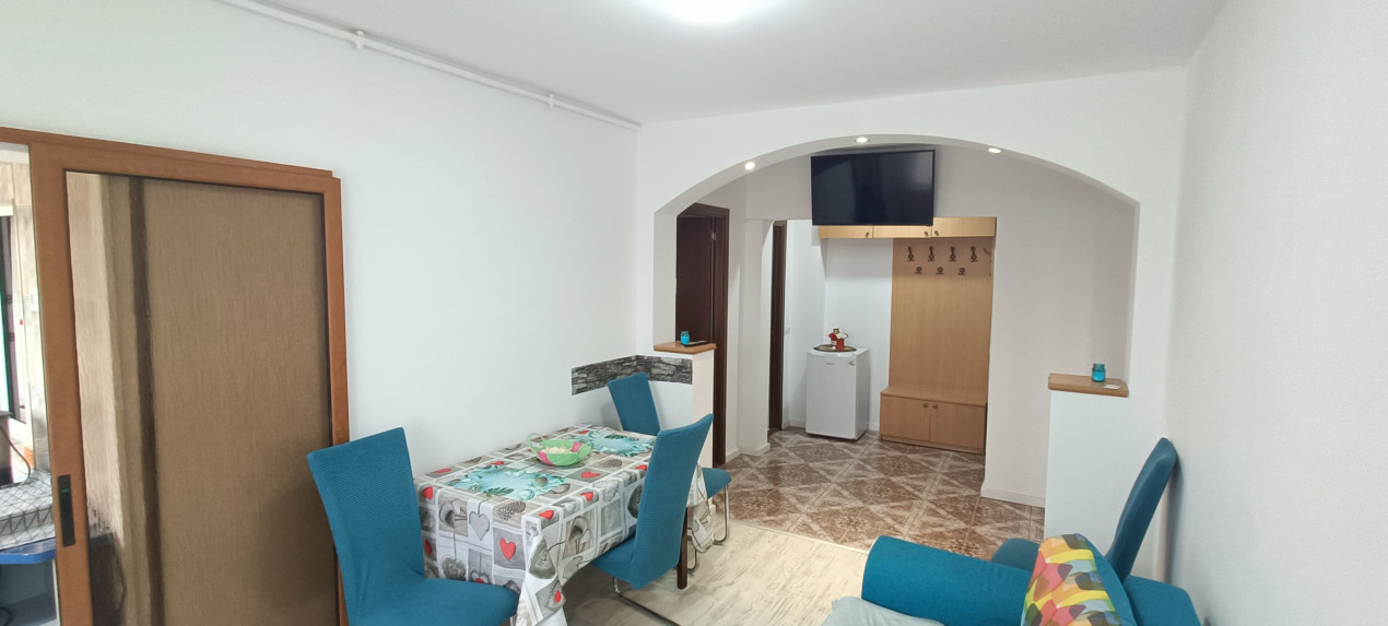 Apartament de vanzare cu 2 camere Str.Semaforului