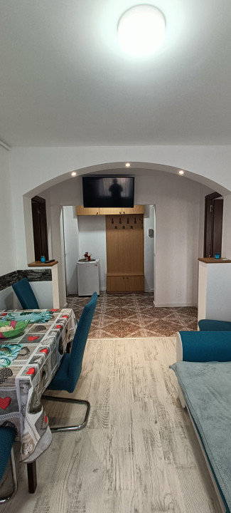 Apartament de vanzare cu 2 camere Str.Semaforului