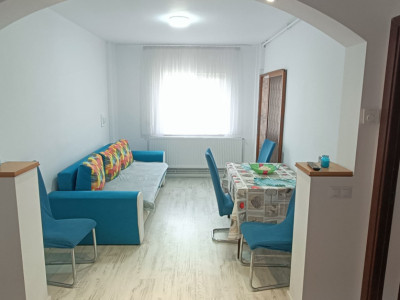 Apartament de vanzare cu 2 camere Str.Semaforului