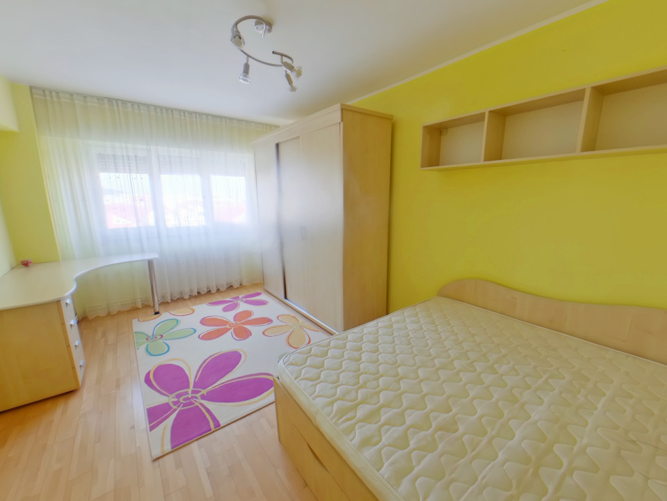 Inchiriere apartament cu 4 camere, Racadau, comision 0%