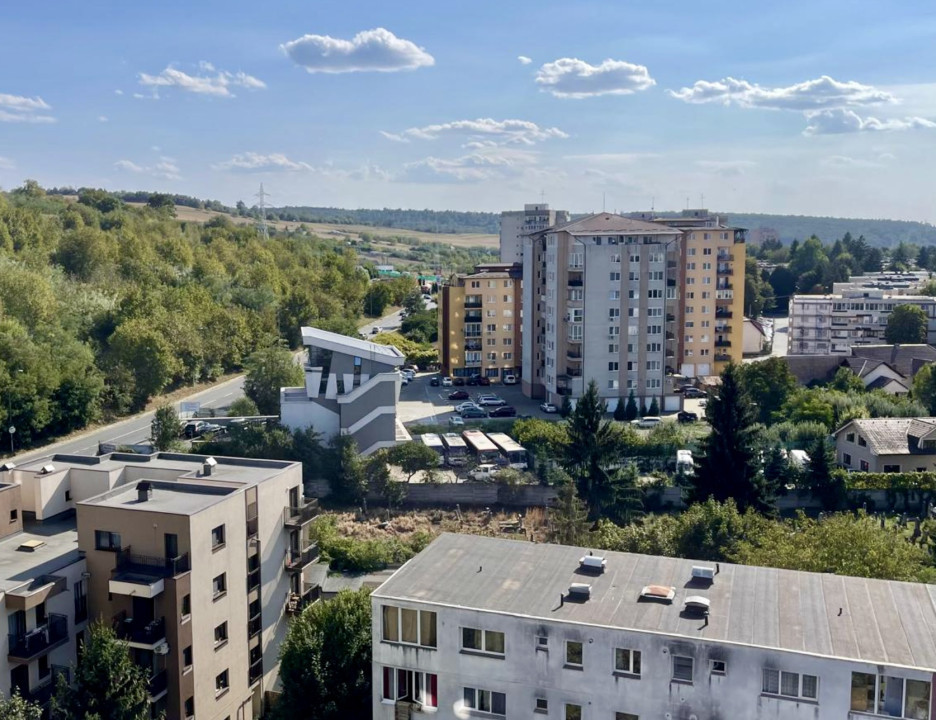 Ap. 3 cam de vânzare numai pentru cei care își doresc  priveliște panoramica