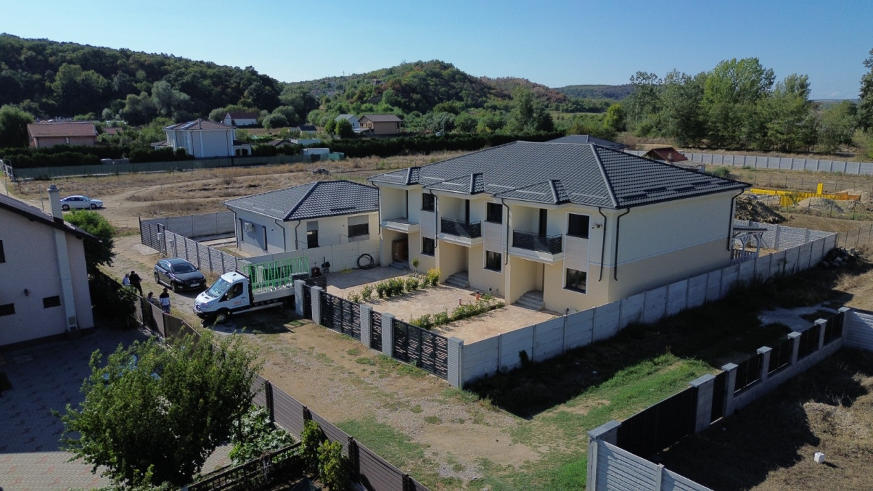 CASA noua, 3 camere, eficienta, zona deosebita