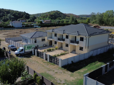 CASA noua, 3 camere, eficienta, zona deosebita