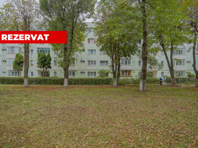 REZERVAT - Vânzare apartament cu 3 camere, strada Neptun, zona Micșunica