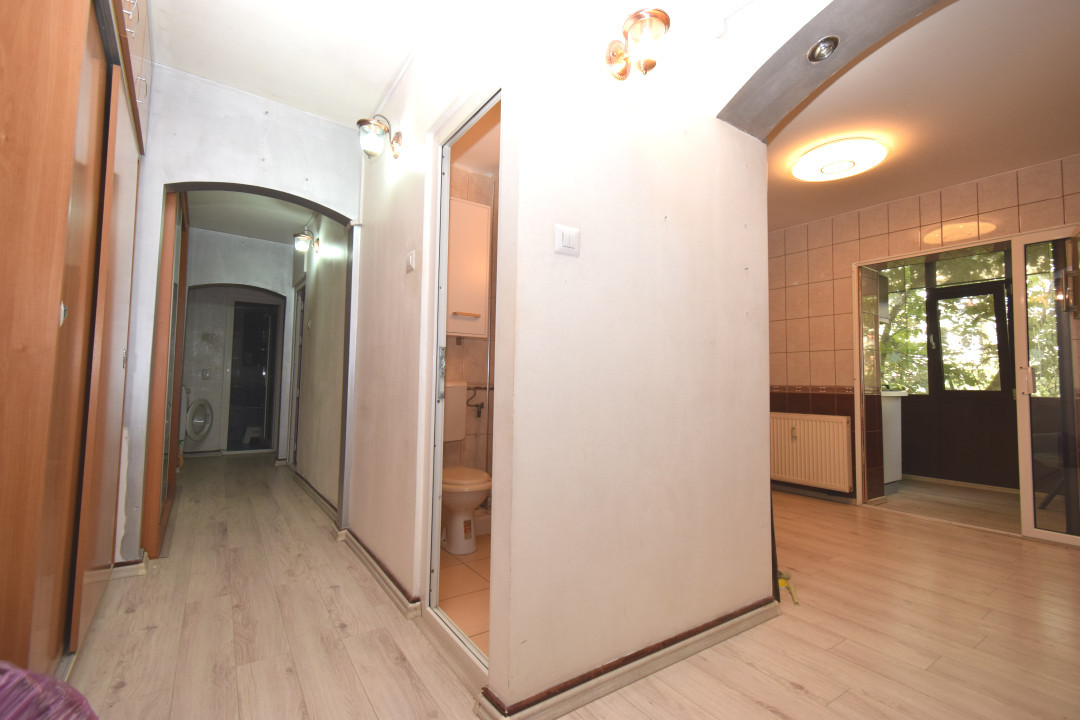 Apartament 3 camere decomandat Brazda lui Novac, etajul al doilea 